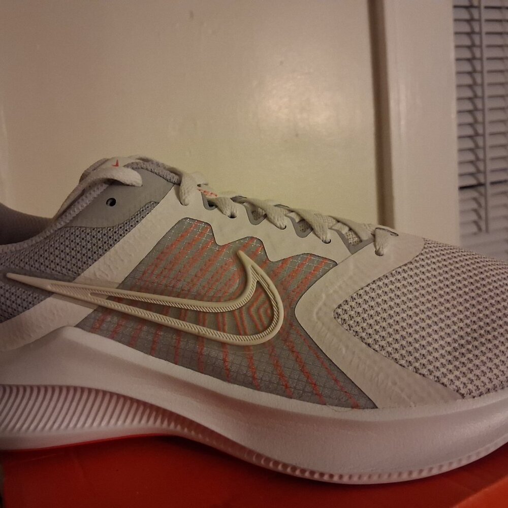 Nike Dowhshifter 11 Men's Sneakers Size 9.5 Extra Wide